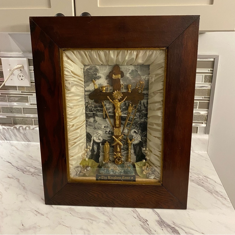 Antique‎ 19th Century Christian Shadow Box Crucifix, Passion of Christ Diorama